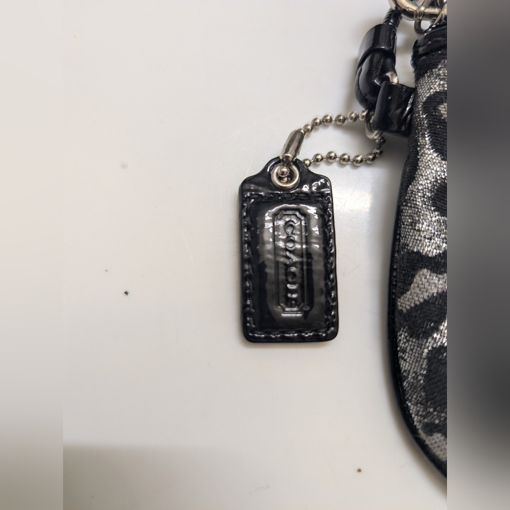 Coach Wristlet Animal Print - Picture 8 of 11